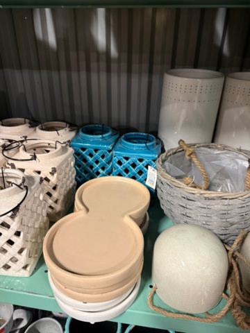 1406073-14 Florist's party - decorative materials, pots, vases, baskets