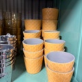 1406073-16 Florist's party - decorative materials, pots, vases, baskets