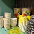 1406073-18 Florist's party - decorative materials, pots, vases, baskets
