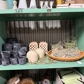 1406073-26 Florist's party - decorative materials, pots, vases, baskets