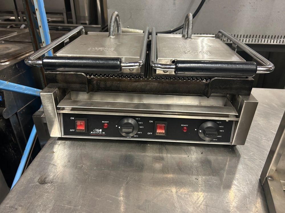 1566974-2 Korvgrillar 2 st och klämgrill - FKI / Mayfairrill