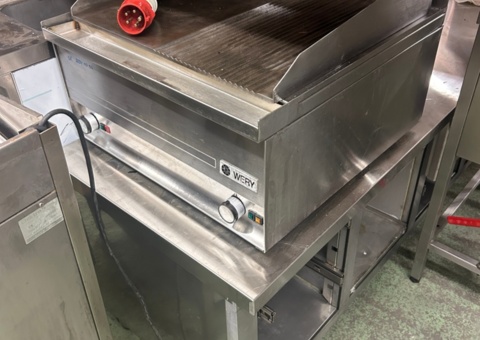 Commercial kitchen equipment - frying pans, grills, warming cabinets and warming racks