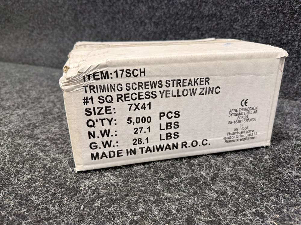 1579542-2 Ca 5000 st Sockelskruv 3,8x41 mm