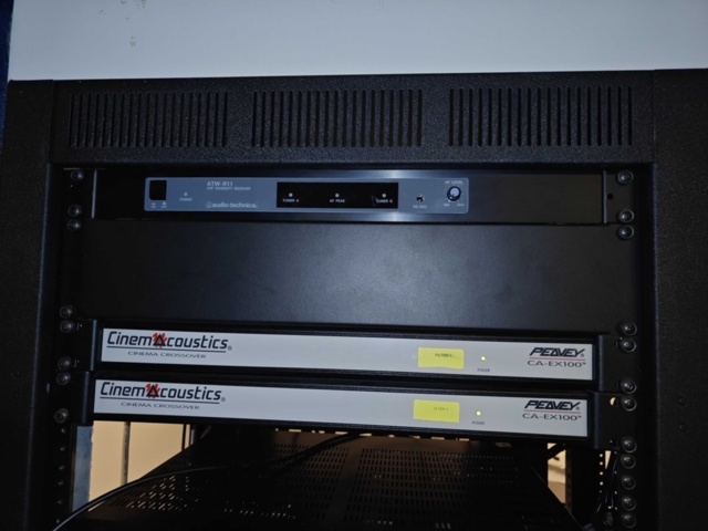 1564865-7 Large package with sound control/amplifier for cinema