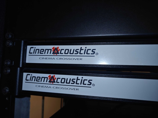 1564865-9 Large package with sound control/amplifier for cinema