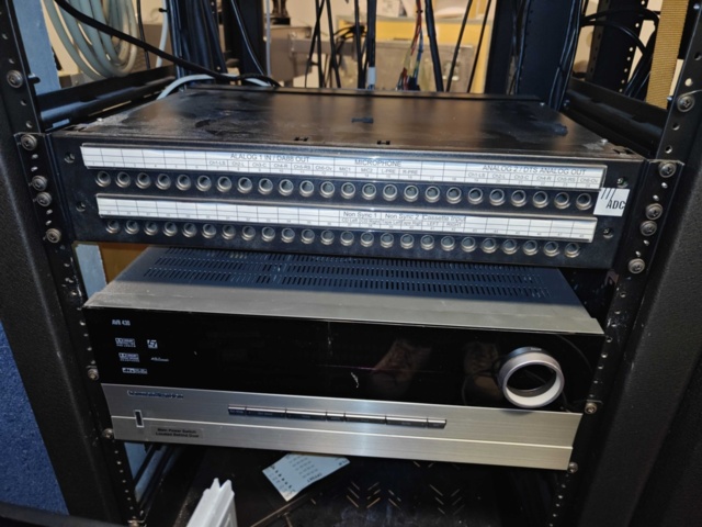1564865-16 Large package with sound control/amplifier for cinema