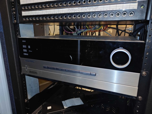 1564865-18 Large package with sound control/amplifier for cinema