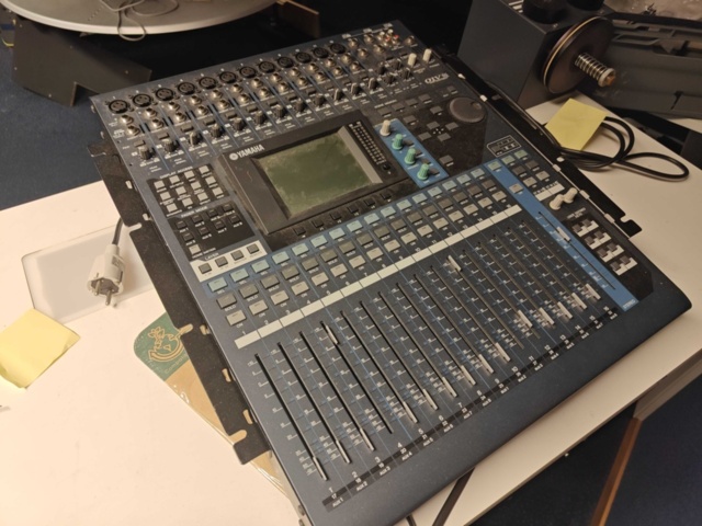1564865-30 Large package with sound control/amplifier for cinema
