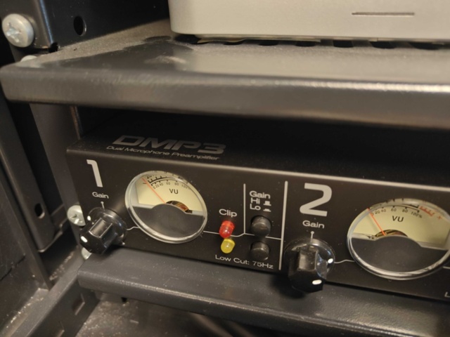 1564866-5 Equipment from recording facility