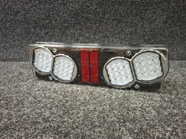 1579799-3 2 st LED bakljus Strands 5 kammare 24V