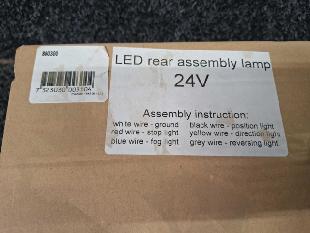 1579799-4 2 st LED bakljus Strands 5 kammare 24V