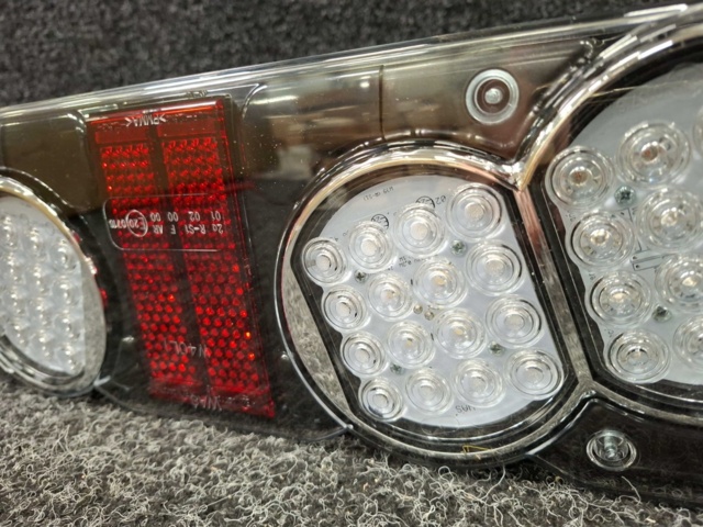 1579799-6 2 st LED bakljus Strands 5 kammare 24V