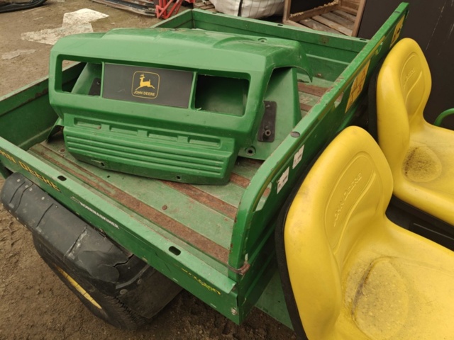 1564872-6 John Deere Gator repair items / parts vehicles
