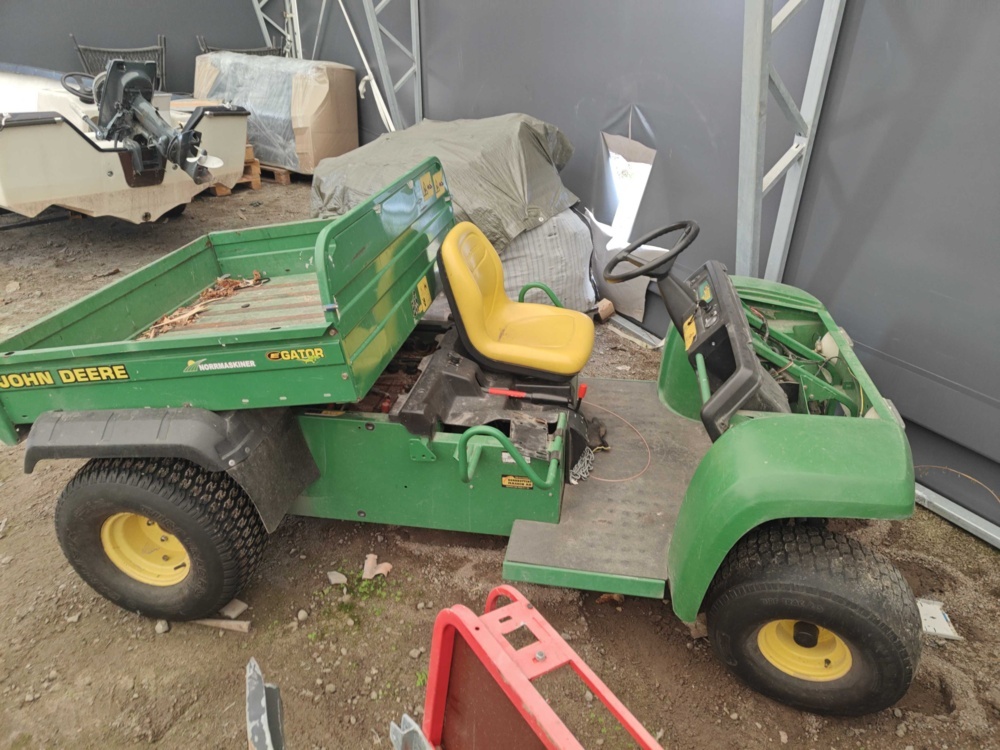 1564873-1 John Deere Gator repair items / parts vehicles