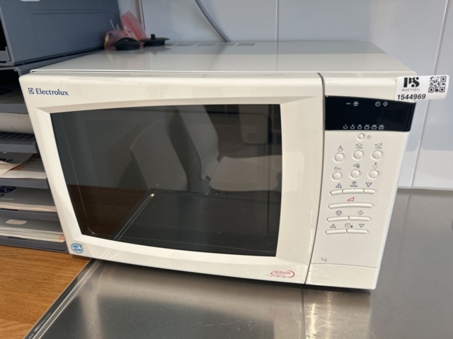 Mikrovågsugn, kaffebryggare, m.m. på auktion i Stockholm, Sollentuna hos PS Auction