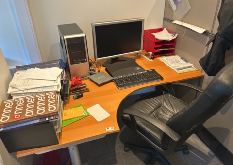 Office space - Desk, office chair, etc.