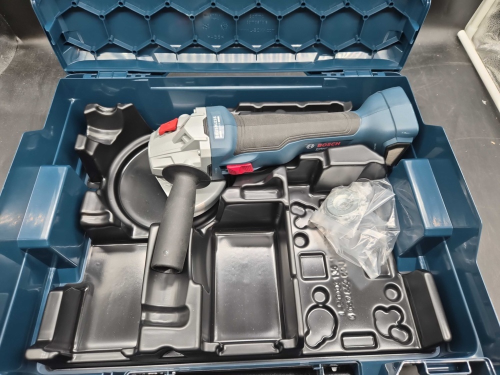 1580502-2 Vinkelslip - Bosch GWS 18V-10, 125 mm, utställningsexemplar