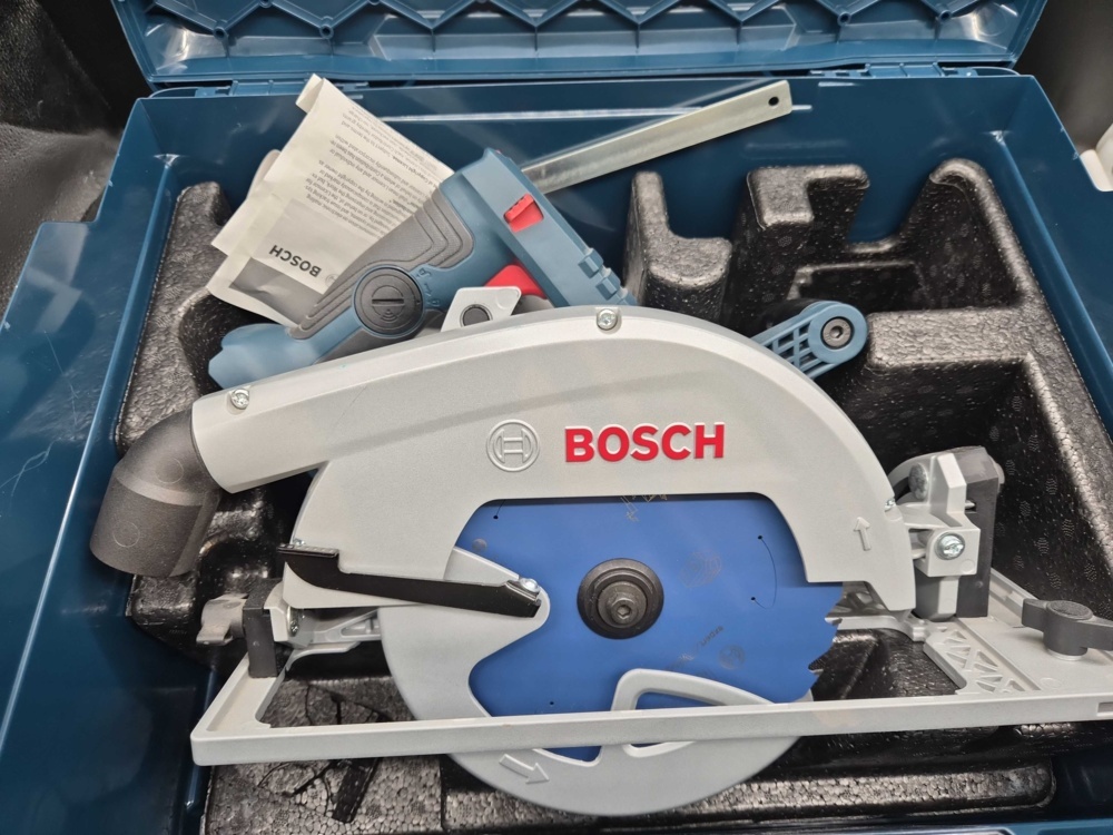 1580504-2 Circular saw - Bosch GKS 18V-68 GC, display model