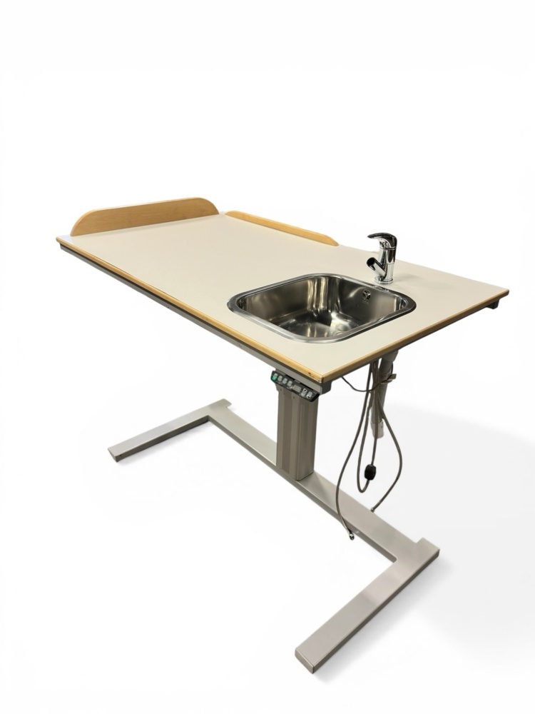 1580412-2 A professional height-adjustable changing table