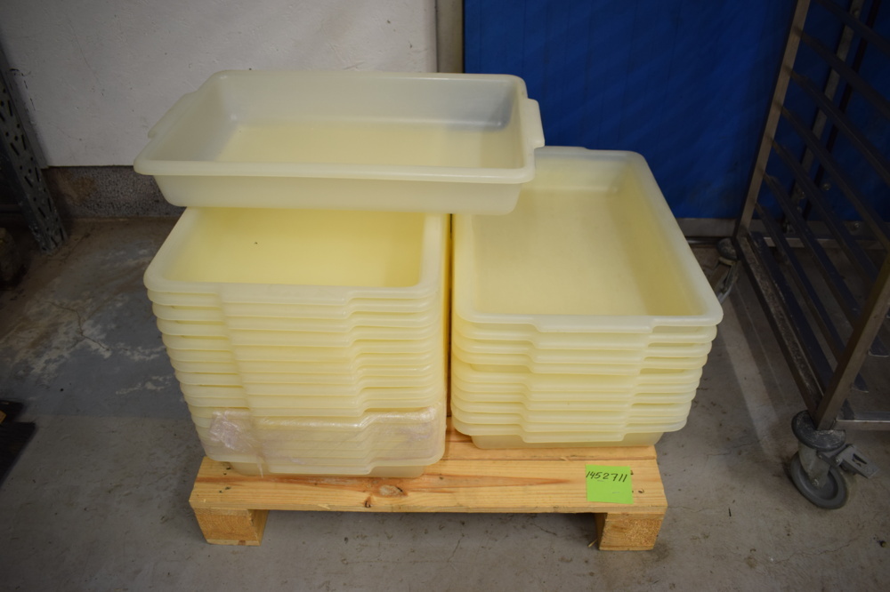 1452711-1 Plastic dough boxes approx. 27 pcs.