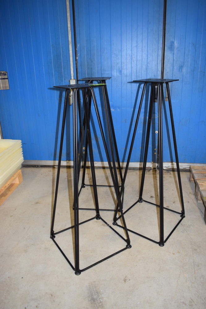 1452713-1 Bordsunderrede 3 st i metall