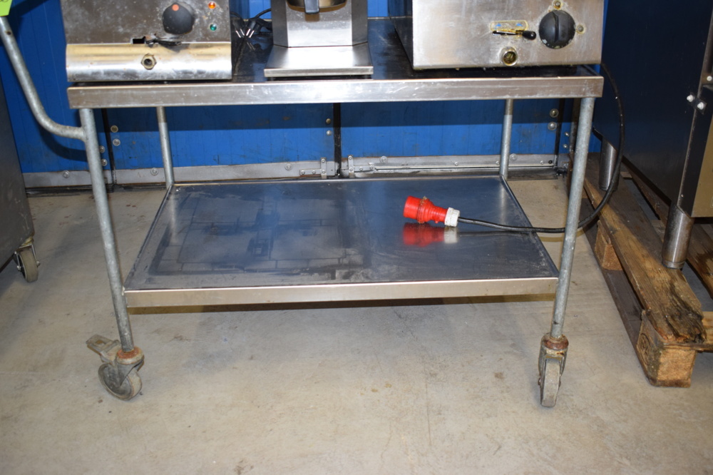 1452716-1 Stainless steel trolley on wheels