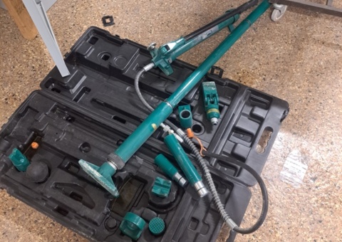Hydraulic straightening set Kamasa Tools