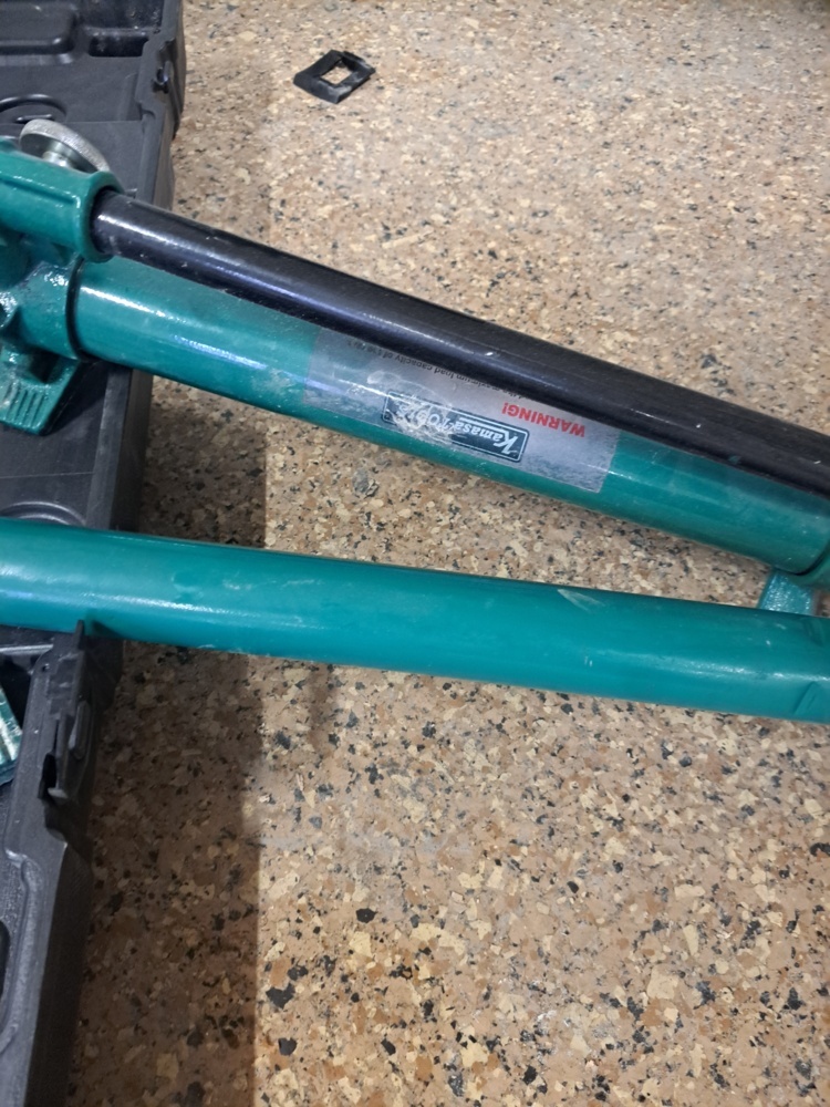 1580348-2 Hydraulic straightening set Kamasa Tools