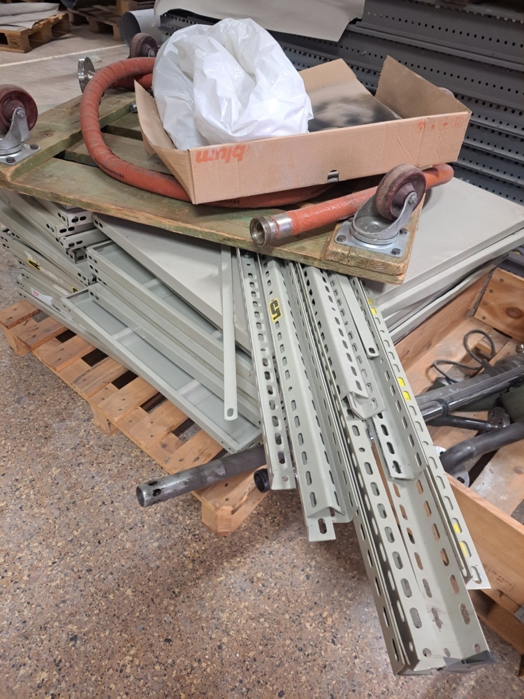 1580346-2 Shelves on pallet