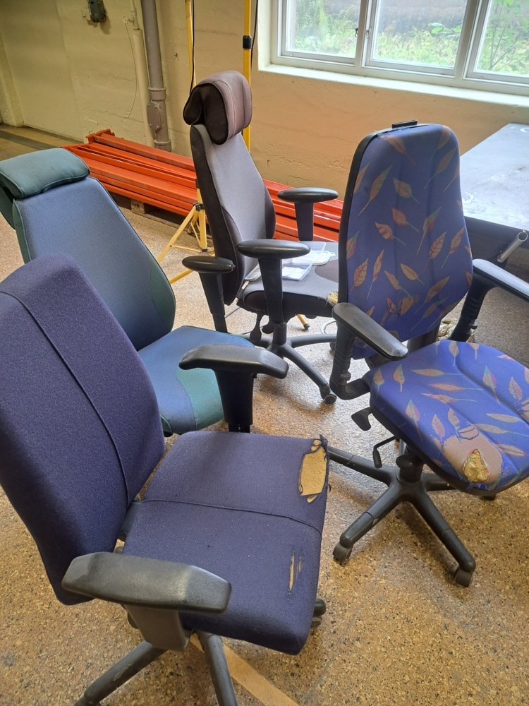1580353-1 Kontorsstolar