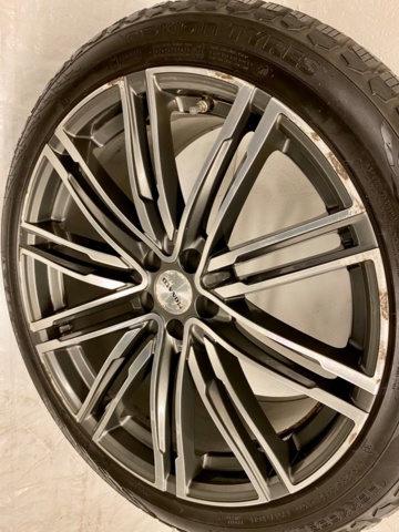 1580527-9 21" Winter wheels with Nokian studded tires