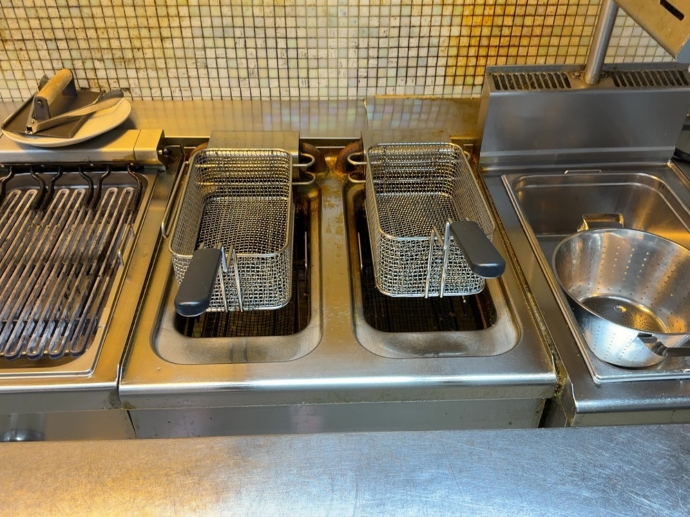 1422075-2 Double fryer with accessories