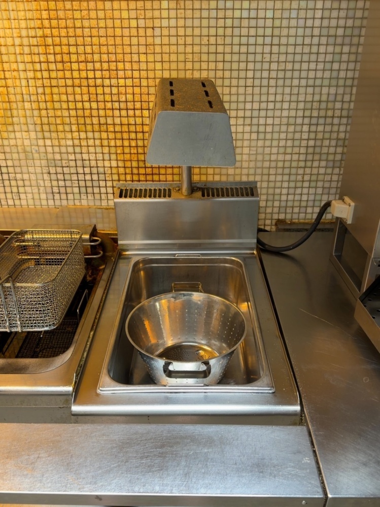 1422076-1 Varmhållningsstation med tillbehör