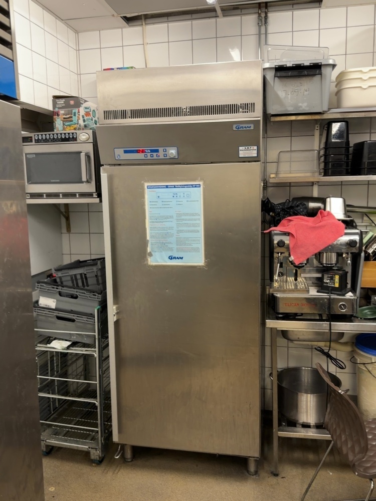 1422081-1 Refrigerated cabinet - Gram KP 660 HA
