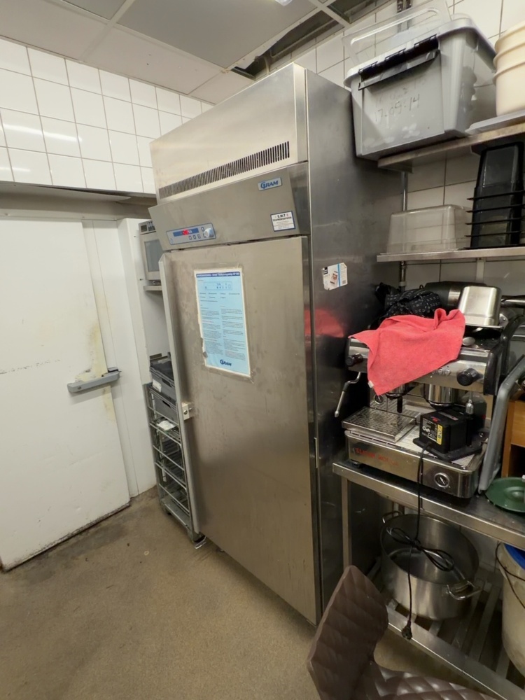 1422081-2 Refrigerated cabinet - Gram KP 660 HA