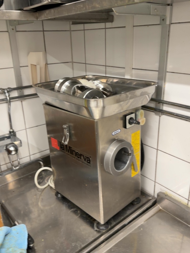 1422082-2 Meat grinder with accessories - La Minerva C/E22
