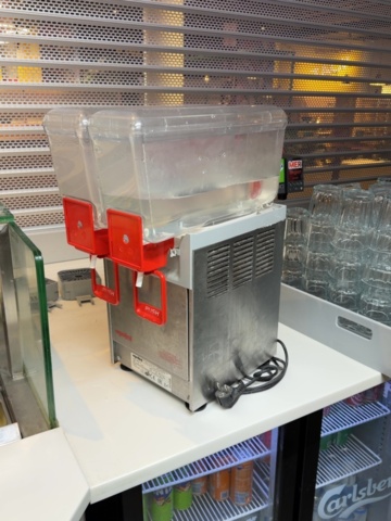Dryckesdispenser - Ugolini Arctic Compact 5/2 på auktion i Stockholm, Kungens Kurva hos PS Auction
