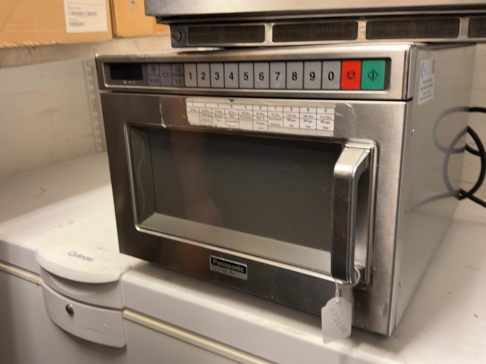 1422096-1 Microwave - Panasonic NE-1656 -2013