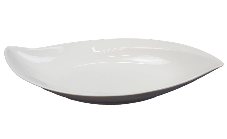 Fat/djup tallrik mjukt löv, 18 st - stl 34 x 18 x 3 cm, krämvit på auktion i Skåne, Helsingborg hos PS Auction