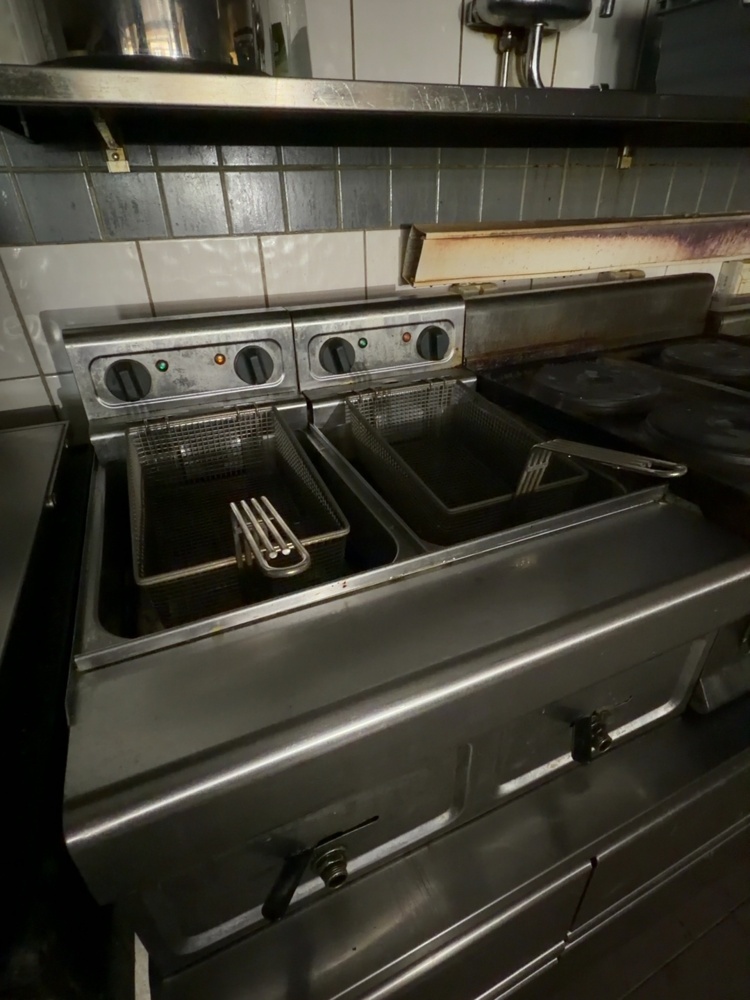 1530109-2 Refrigerated counter with restaurant machines - Deep fryer, stove and grill