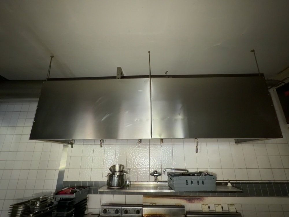 1530116-1 Ventilationskåpa för storkök