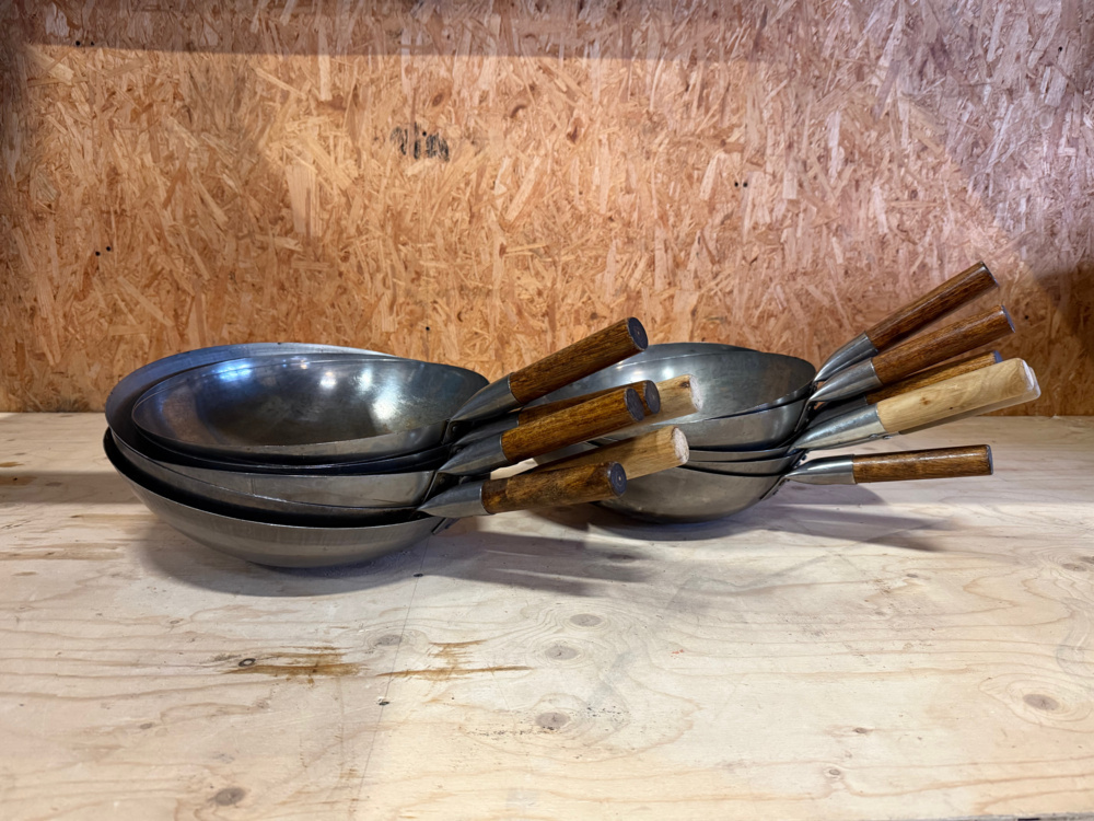 1406077-1 Wok pans – 12 pcs