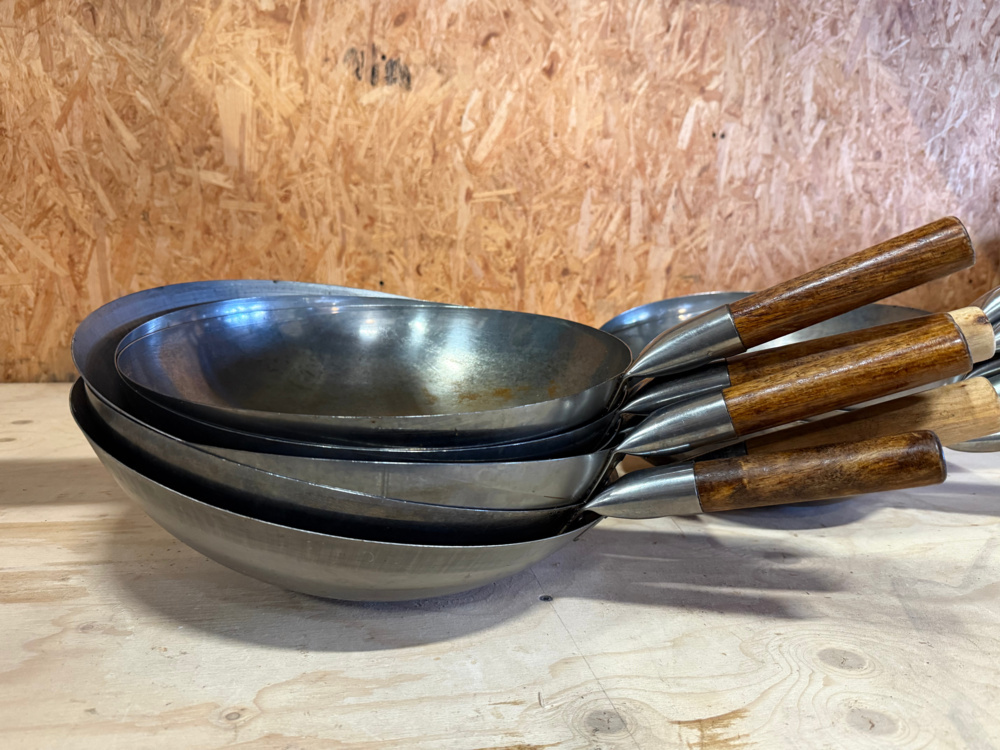 1406077-2 Wok pans – 12 pcs