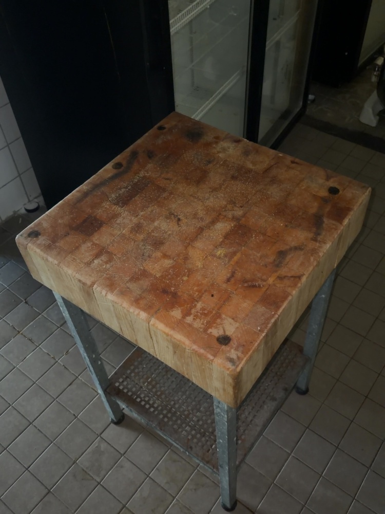 1530121-2 Huggkubbe med underrede