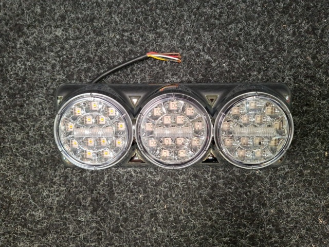 1579920-3 2 st Baklampor, Strands 12-24V