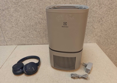 Air purifier Electrolux, wireless headphones Sony