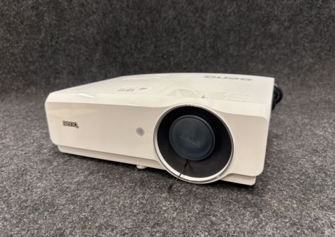 Projector Benq MH741