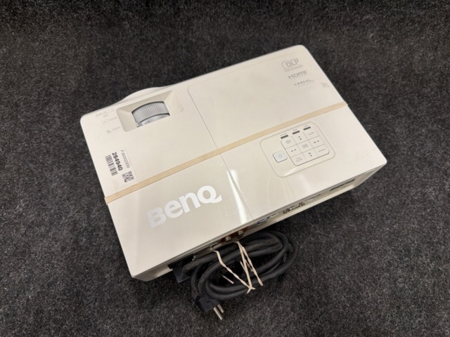 1581396-10 Projektor Benq 9H.JEA77.24E