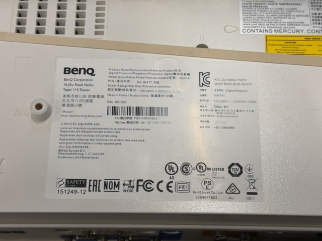 1581396-17 Projektor Benq 9H.JEA77.24E