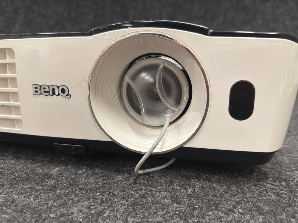 1581398-2 Projektor Benq 9H.JC377.13X